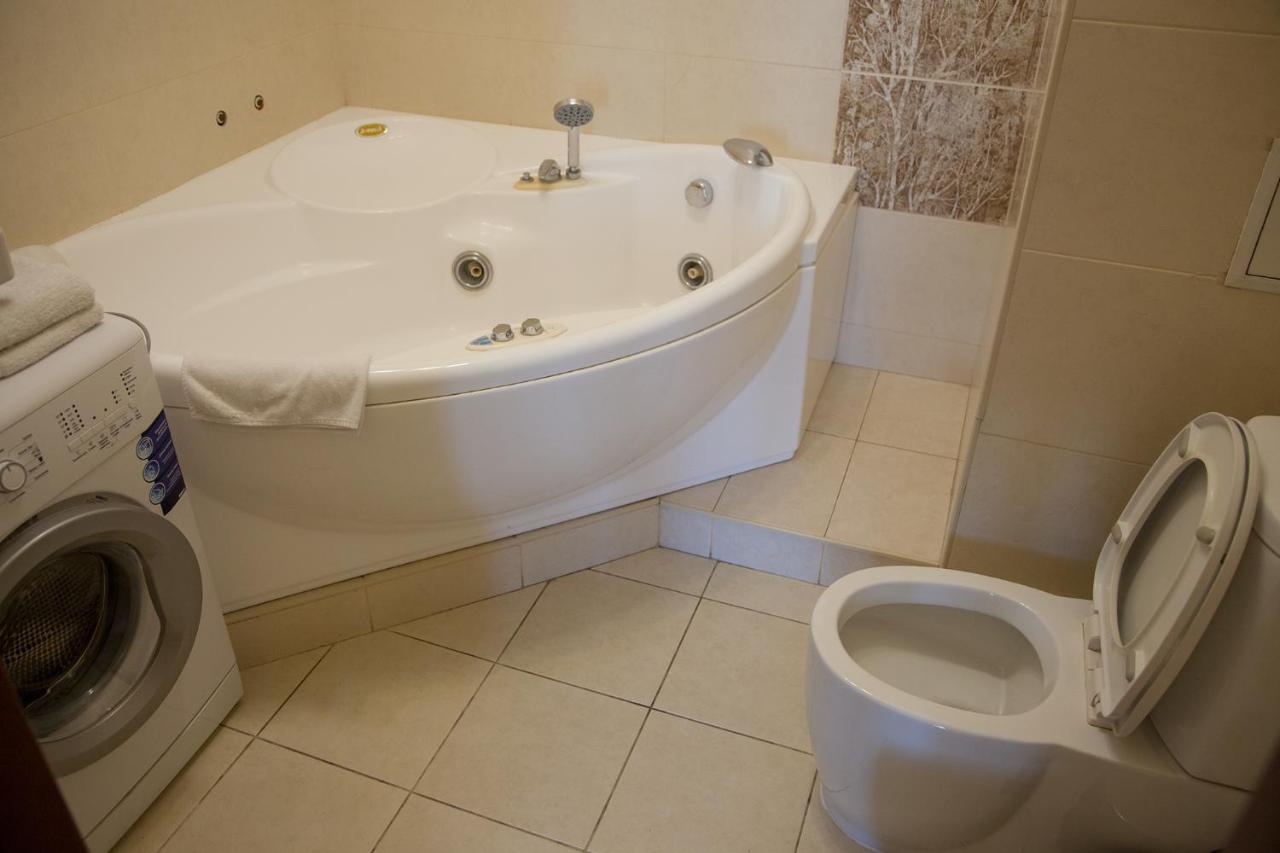 Two Bedroom Apartment With Balcony Kijów Zewnętrze zdjęcie