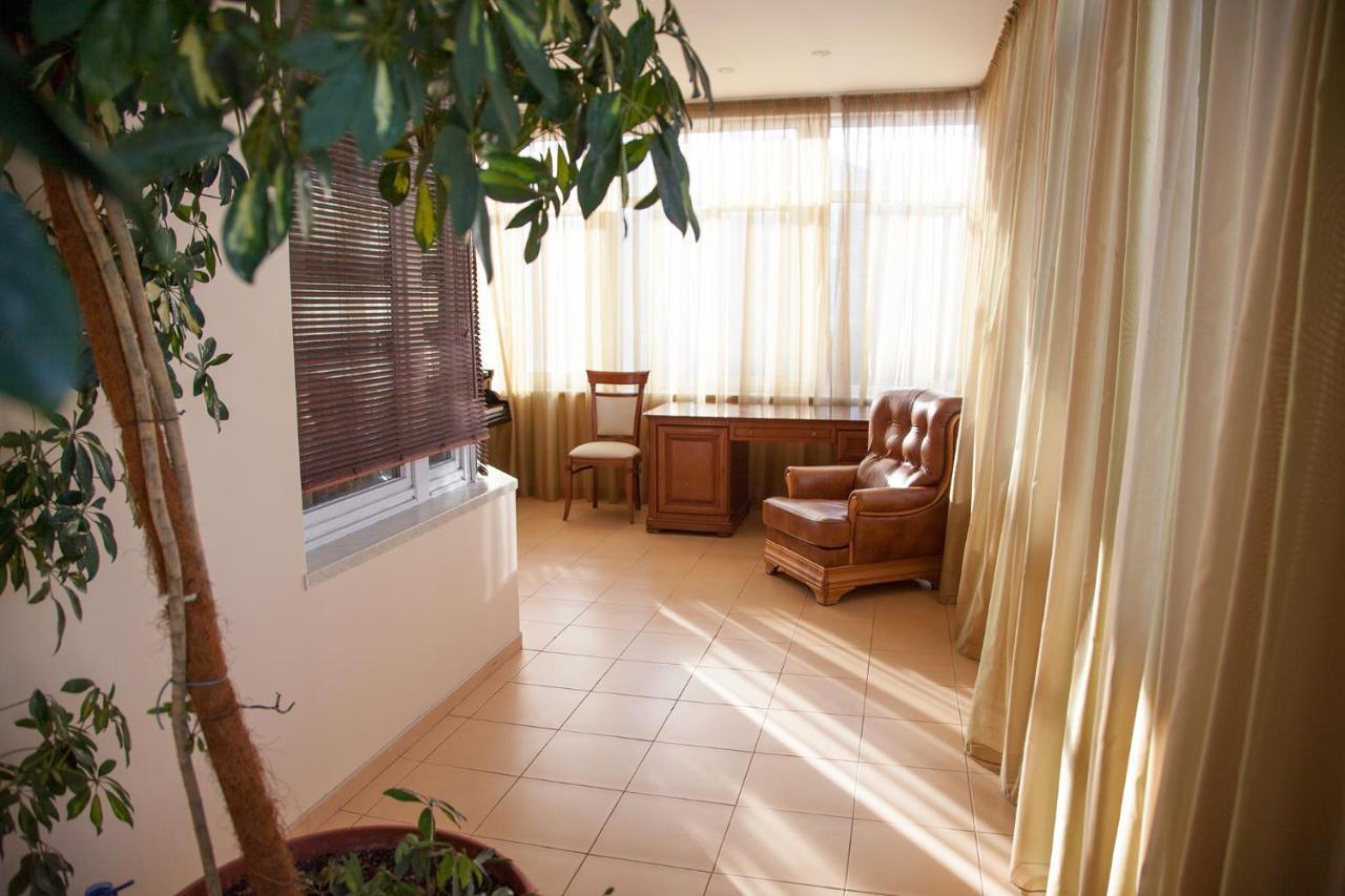 Two Bedroom Apartment With Balcony Kijów Zewnętrze zdjęcie