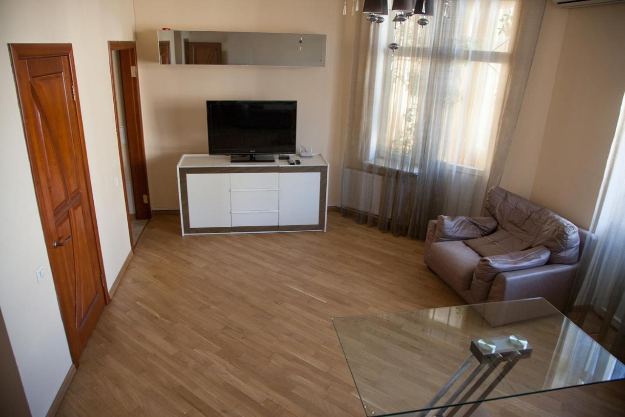 Two Bedroom Apartment With Balcony Kijów Zewnętrze zdjęcie