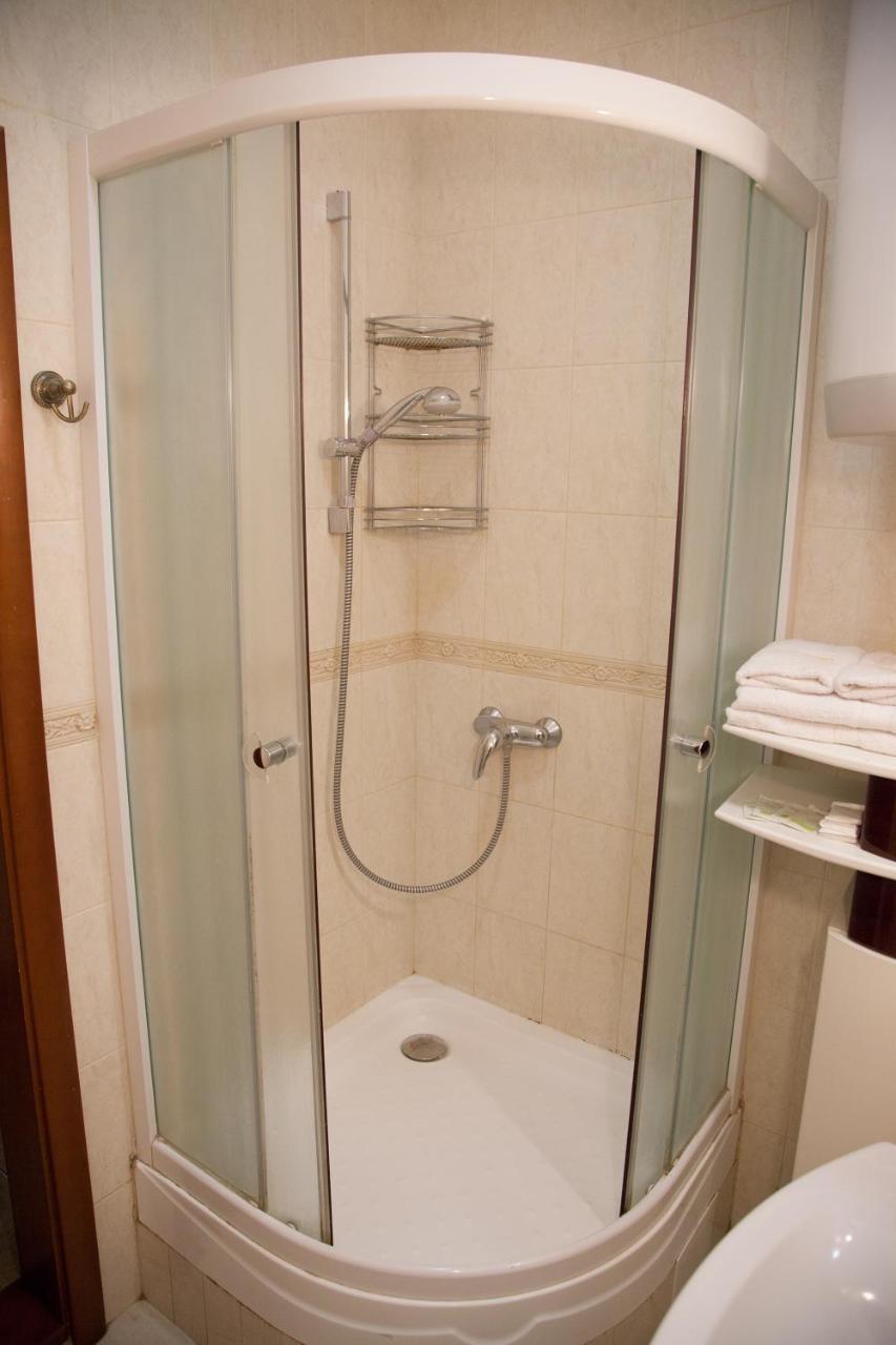 Two Bedroom Apartment With Balcony Kijów Zewnętrze zdjęcie
