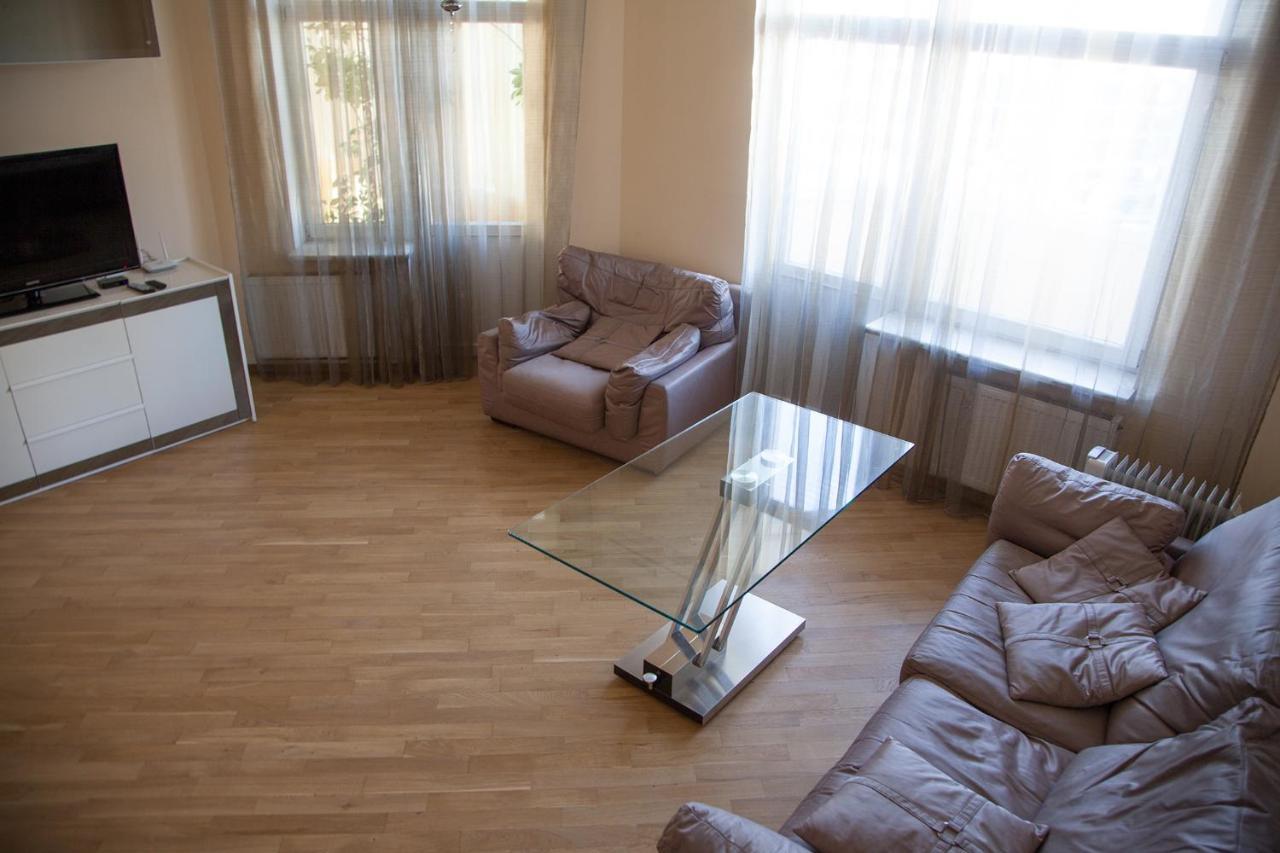 Two Bedroom Apartment With Balcony Kijów Zewnętrze zdjęcie