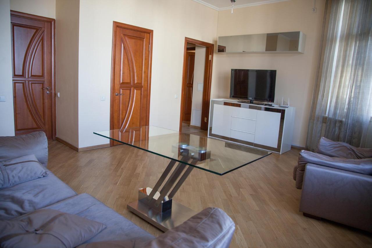 Two Bedroom Apartment With Balcony Kijów Zewnętrze zdjęcie